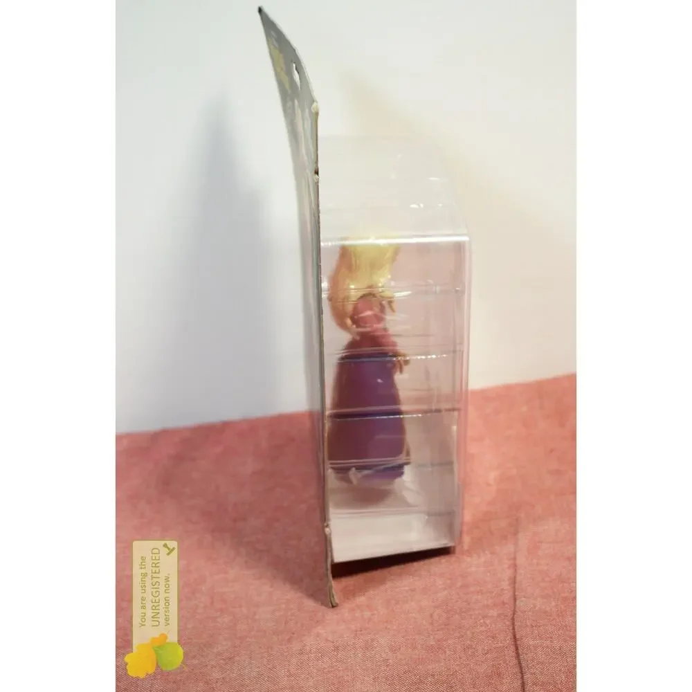 NECA Hocus Pocus Toony Classics Sarah Sanderson 6” Figure